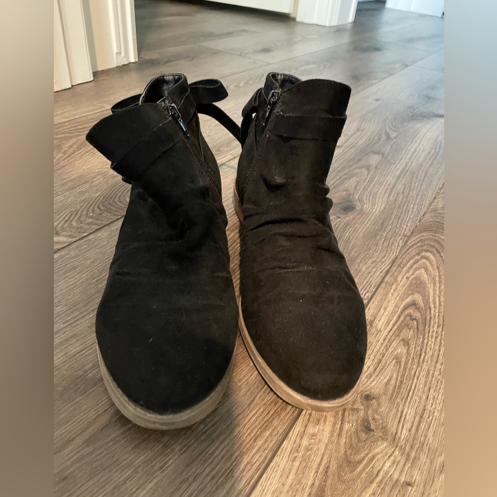 Rampage Bow Back Booties - Picture 2 of 8